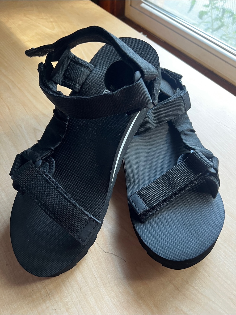 Dream Pairs Women's Black Strappy Adjustable Sandals